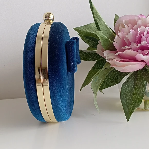 REVIEW Locky Teal Blue Green Velvet Clutch Purse Crossbody Bag NWT - Picture 5 of 6